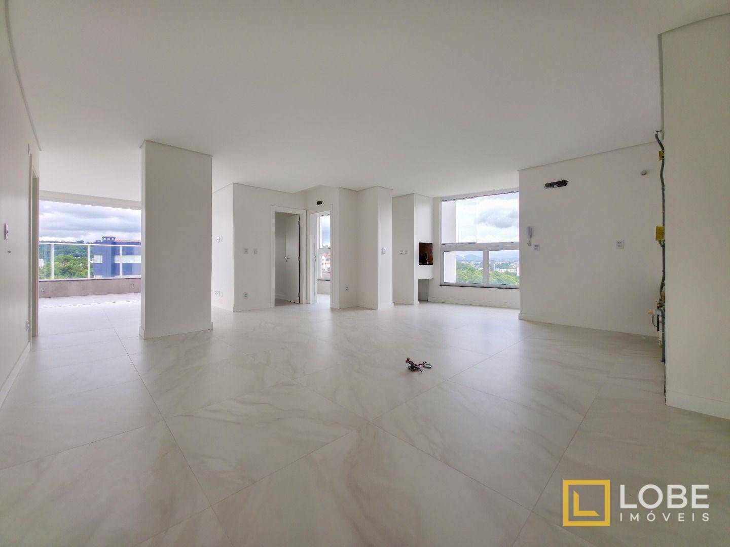 Apartamento à venda com 2 quartos, 151m² - Foto 4