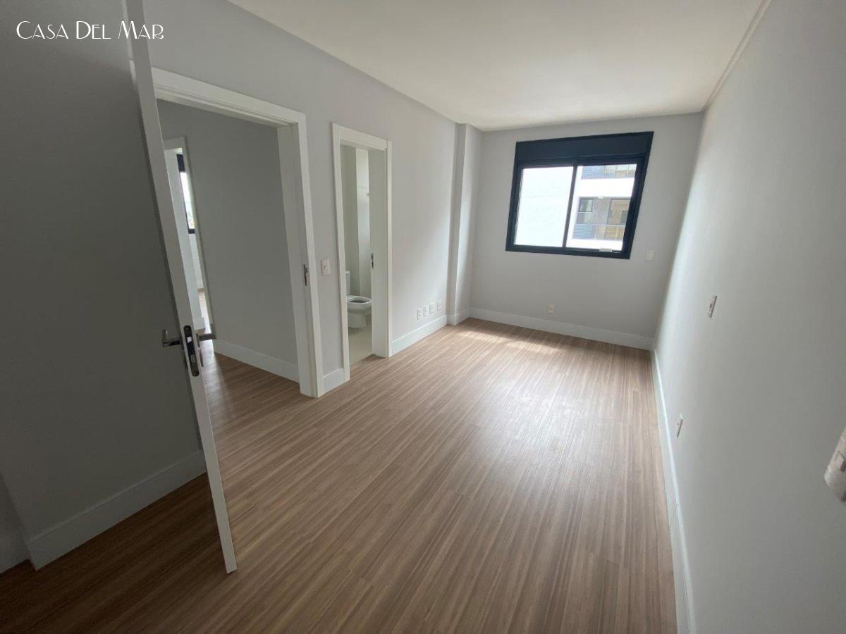 Apartamento à venda com 3 quartos, 123m² - Foto 29