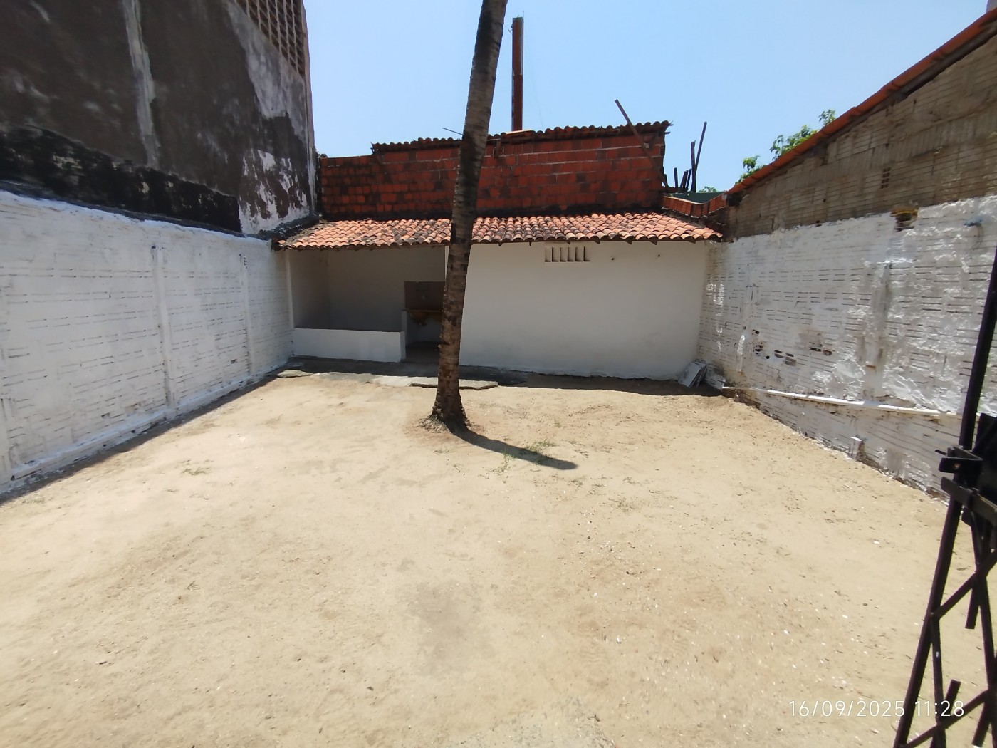 Casa para alugar com 2 quartos, 100m² - Foto 26