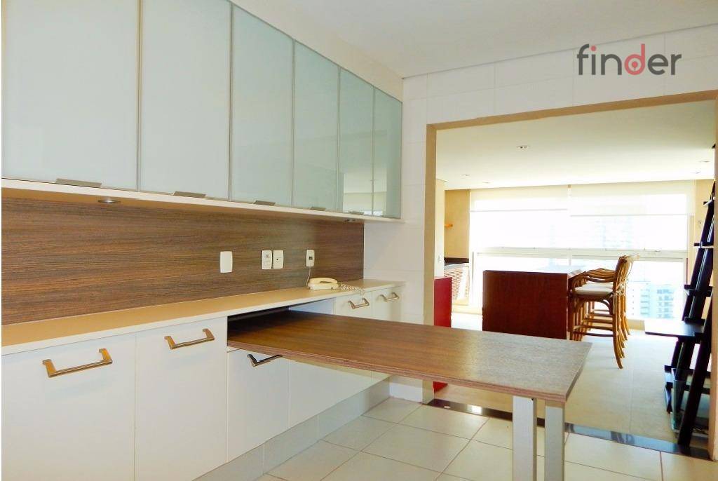 Apartamento à venda com 3 quartos, 206m² - Foto 6