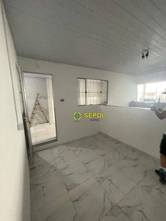 Casa para alugar com 2 quartos, 50m² - Foto 2