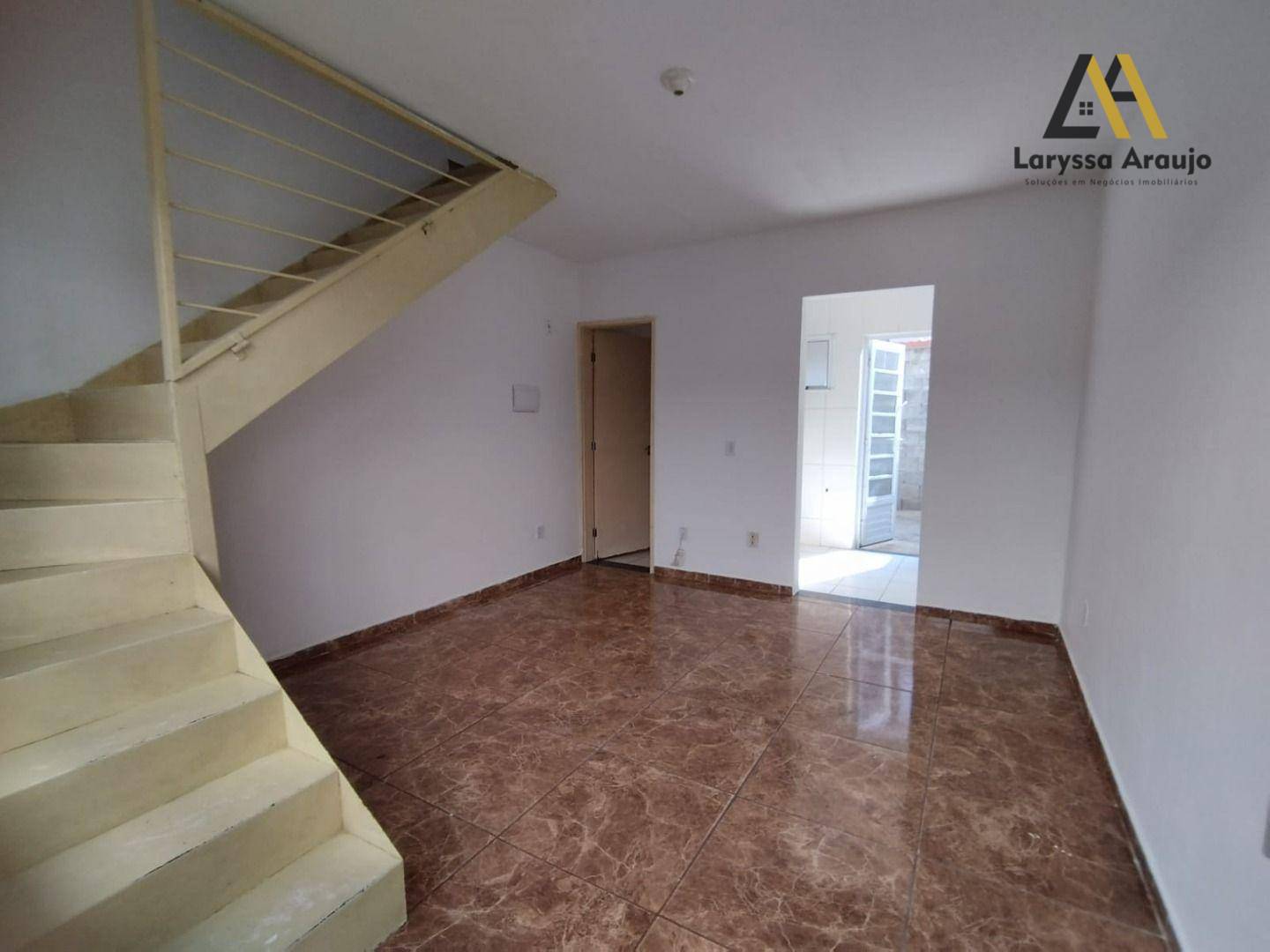 Sobrado à venda com 2 quartos, 50m² - Foto 1