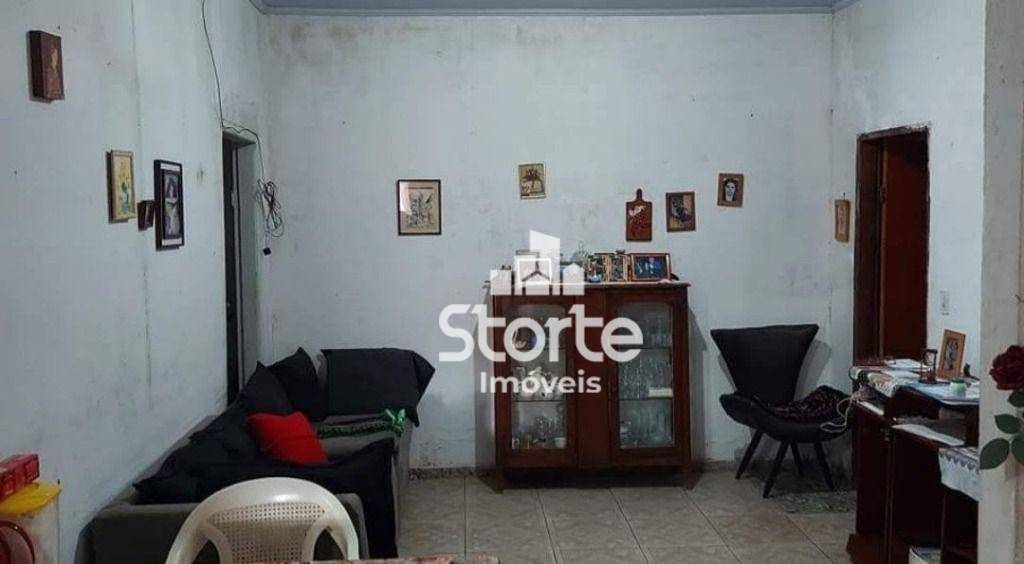 Casa à venda com 5 quartos, 205m² - Foto 3