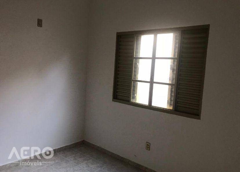 Casa à venda com 4 quartos, 286m² - Foto 9