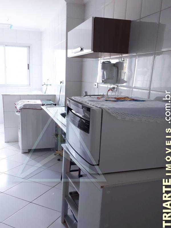 Apartamento à venda com 2 quartos, 62m² - Foto 11