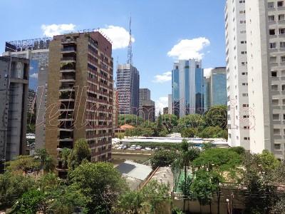 Apartamento para alugar com 3 quartos, 310m² - Foto 17