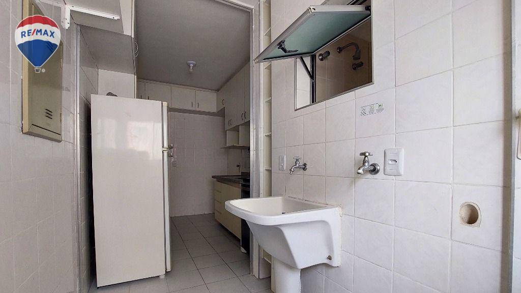 Apartamento para alugar com 3 quartos, 77m² - Foto 3