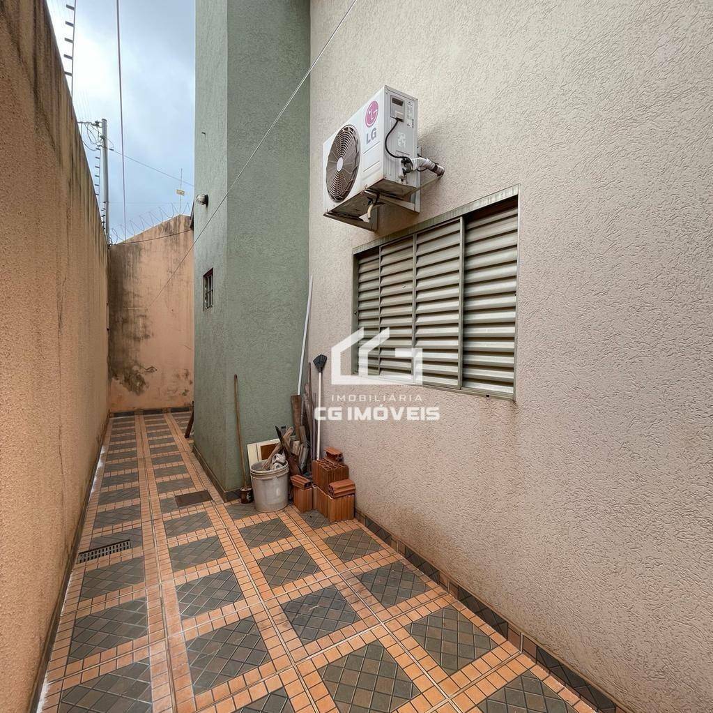 Casa à venda com 2 quartos, 64m² - Foto 9