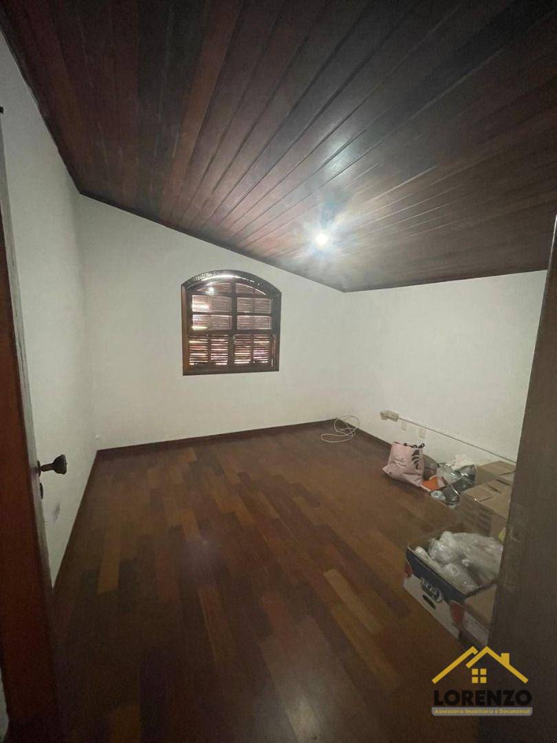 Casa à venda com 6 quartos, 327m² - Foto 16