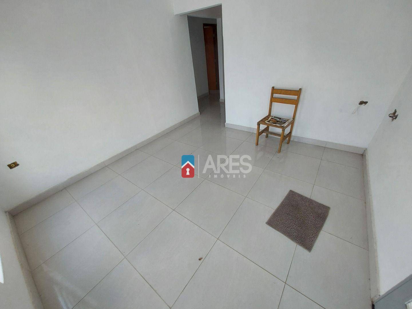 Casa à venda com 3 quartos, 143m² - Foto 2