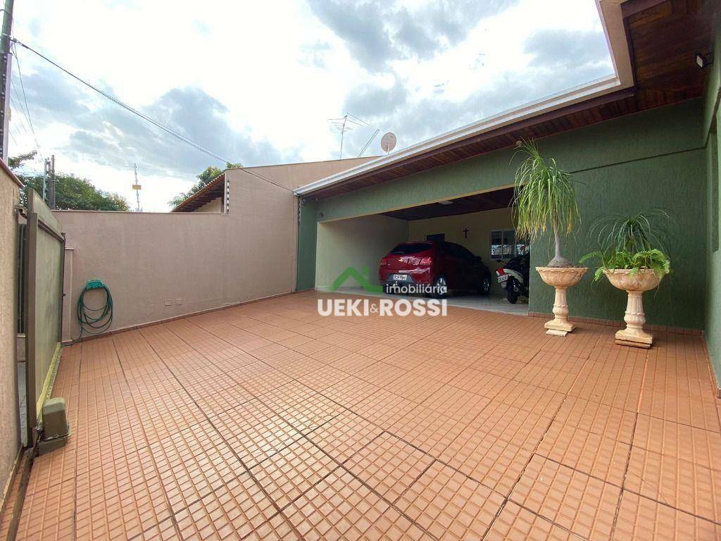 Casa à venda com 3 quartos, 181m² - Foto 4