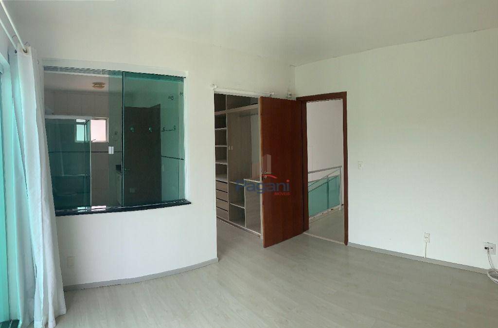 Casa à venda e aluguel com 3 quartos, 250m² - Foto 32