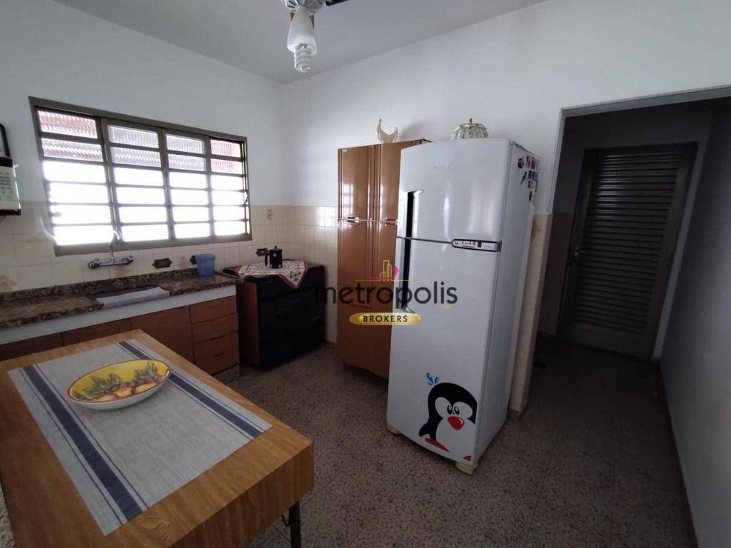 Casa à venda com 4 quartos, 210m² - Foto 9