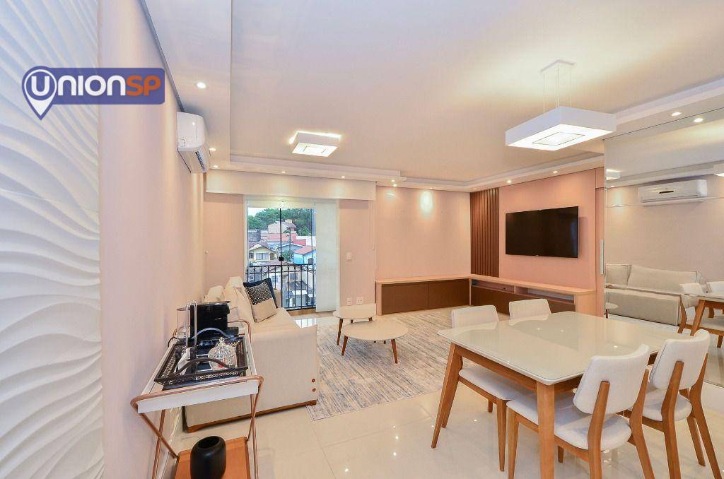 Apartamento à venda com 2 quartos, 70m² - Foto 1