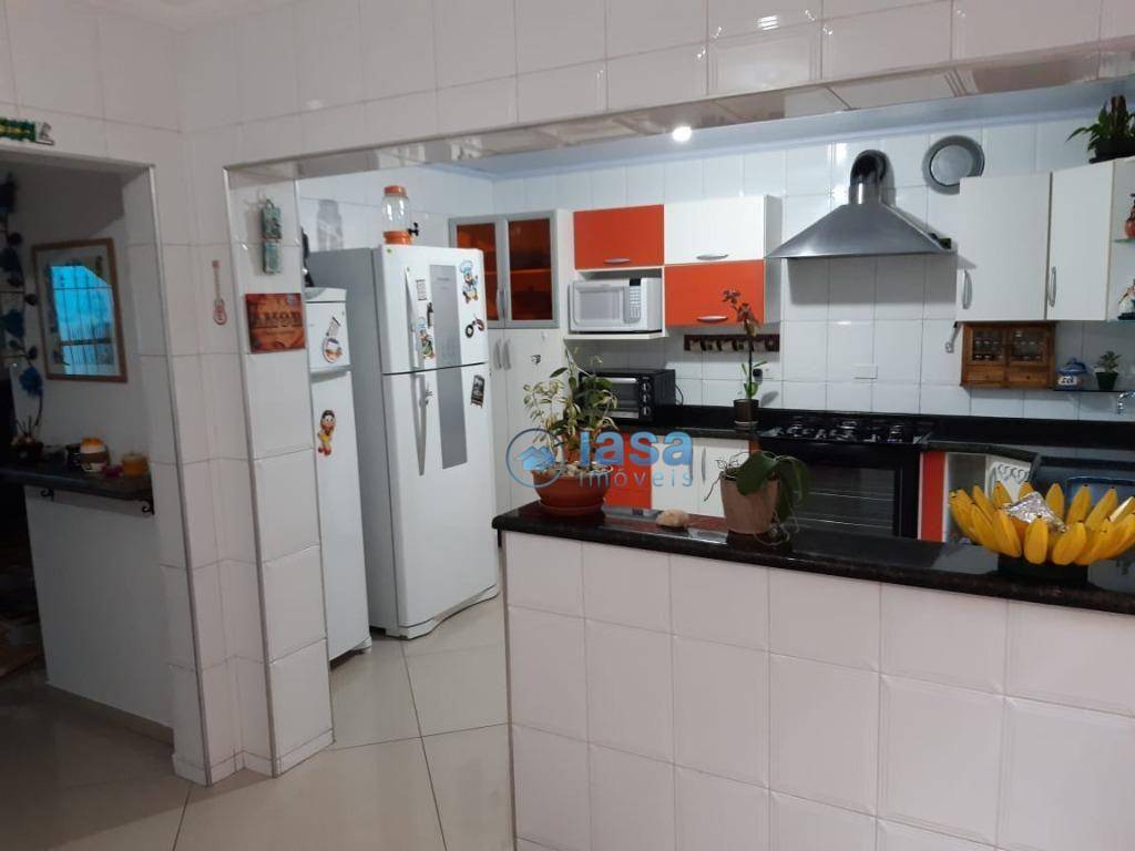 Sobrado à venda com 4 quartos, 300m² - Foto 8