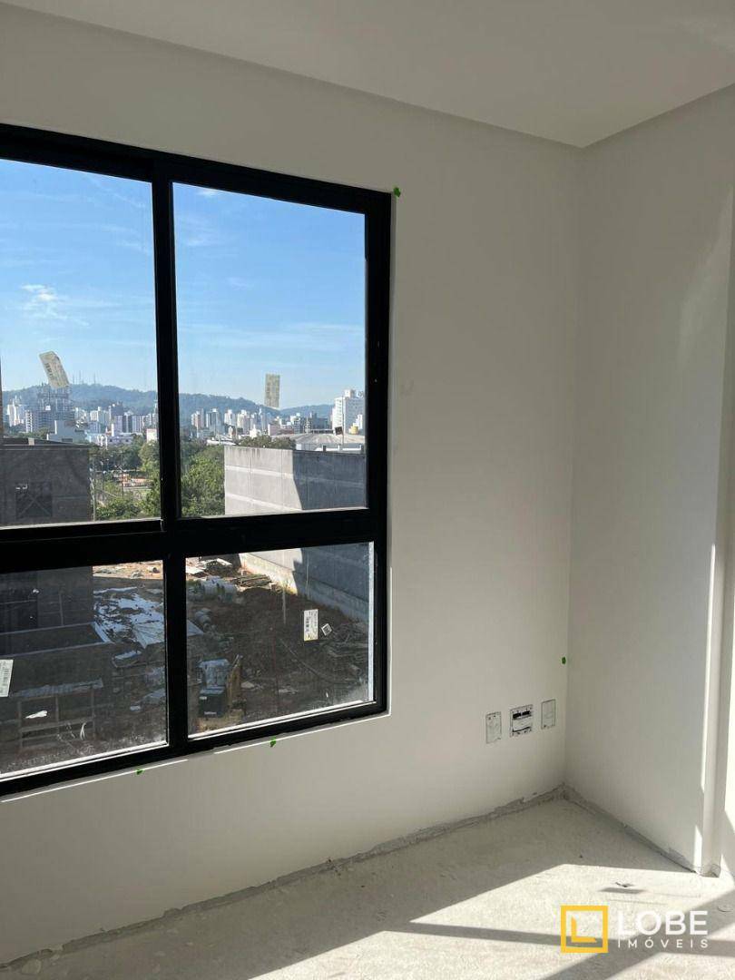 Apartamento à venda com 1 quarto, 37m² - Foto 2
