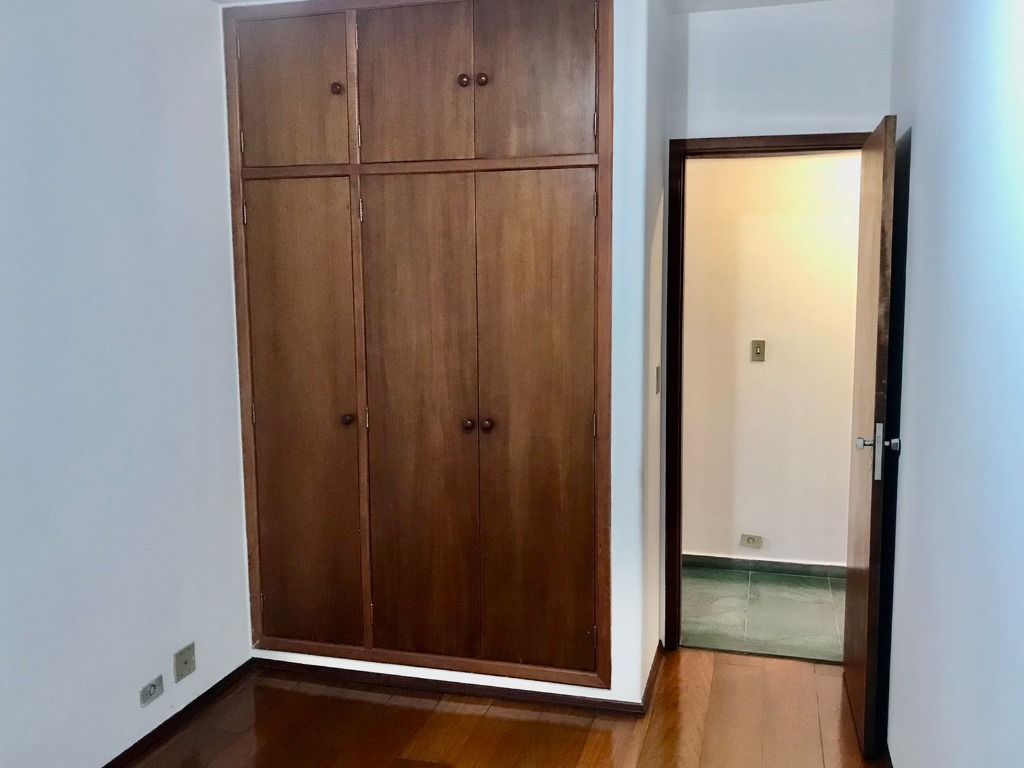 Apartamento à venda com 3 quartos, 125m² - Foto 10