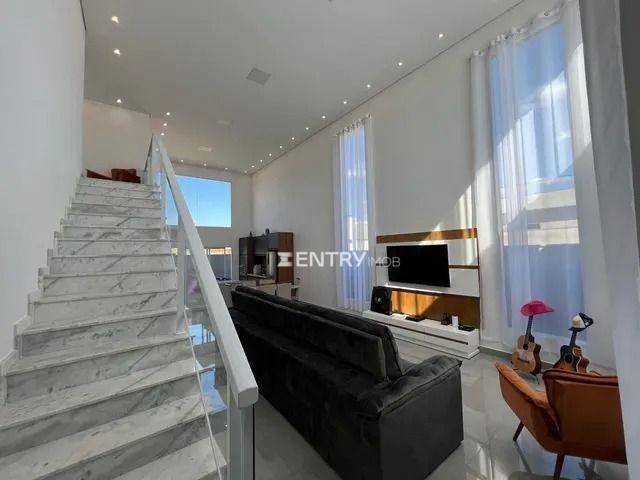 Casa à venda com 3 quartos, 210m² - Foto 2