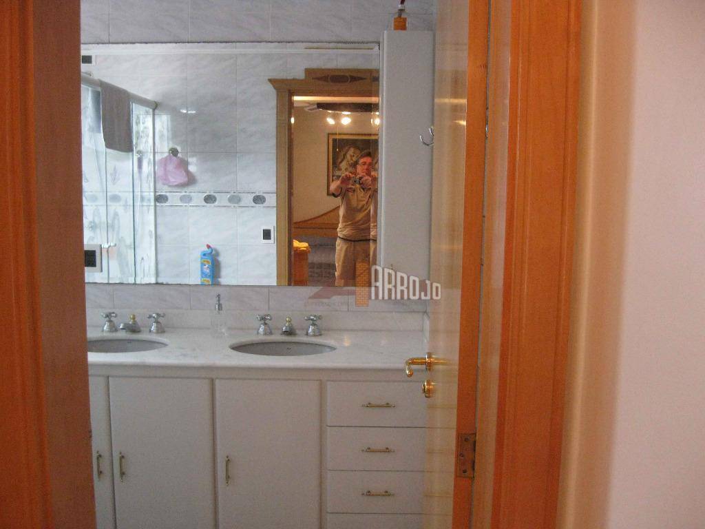 Apartamento à venda com 3 quartos, 250m² - Foto 15