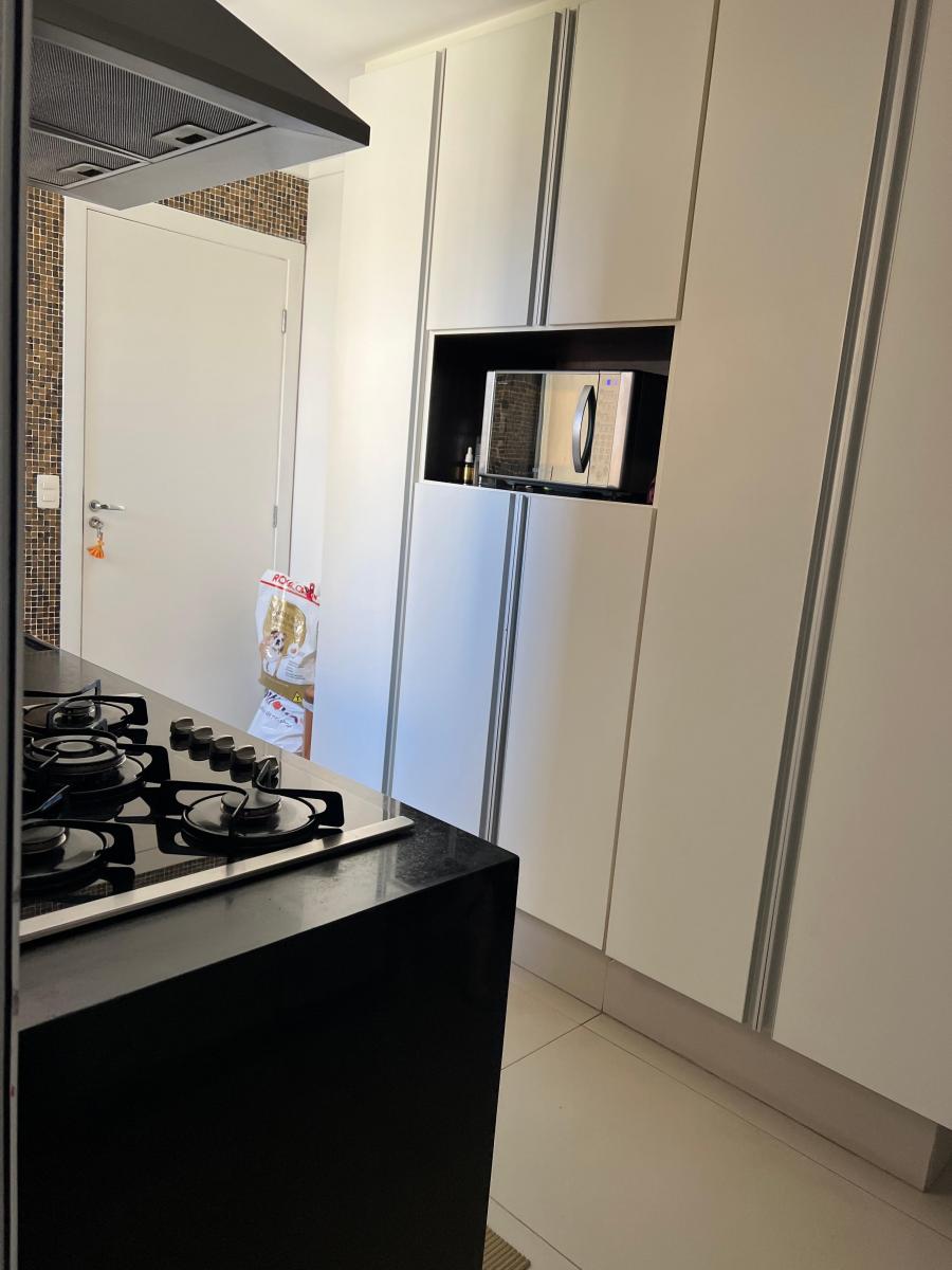 Apartamento à venda com 3 quartos, 154m² - Foto 3