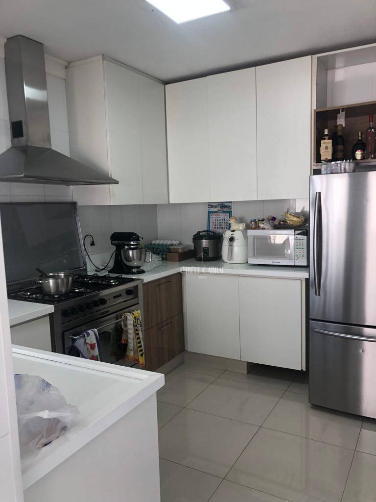 Apartamento à venda e aluguel com 3 quartos, 180m² - Foto 9