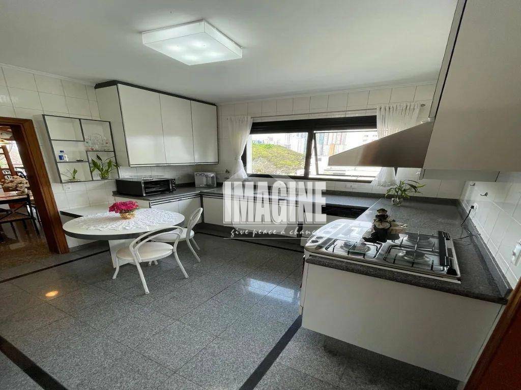 Apartamento à venda com 4 quartos, 262m² - Foto 25