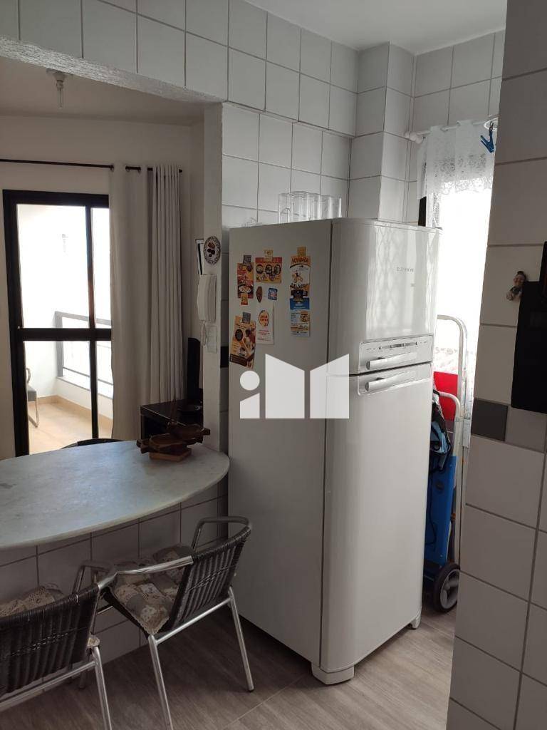 Apartamento à venda com 2 quartos, 75m² - Foto 8