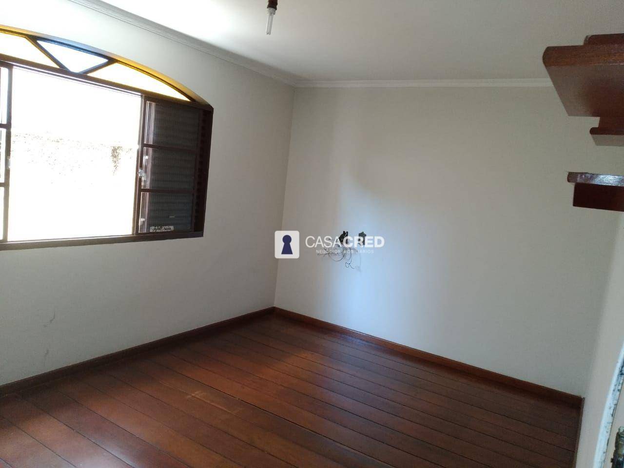 Casa à venda com 3 quartos, 288m² - Foto 2