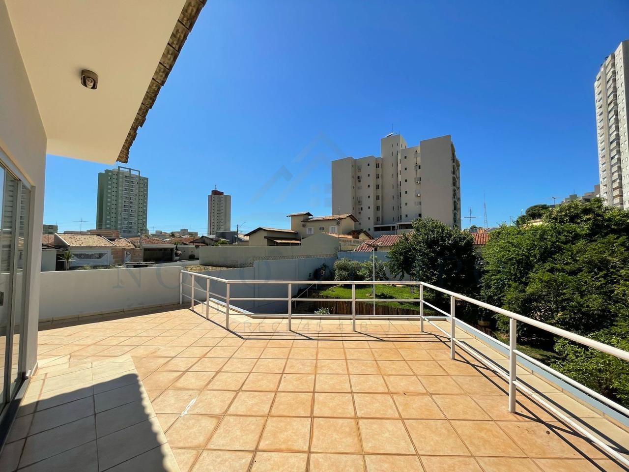 Casa à venda com 3 quartos, 337m² - Foto 28