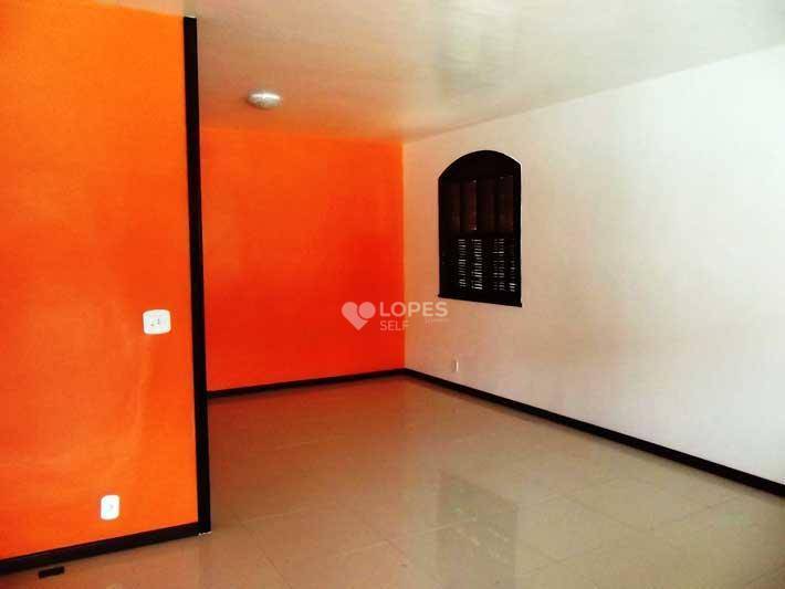 Casa à venda com 4 quartos, 221m² - Foto 9