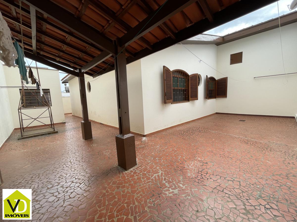 Casa à venda com 3 quartos, 200m² - Foto 24