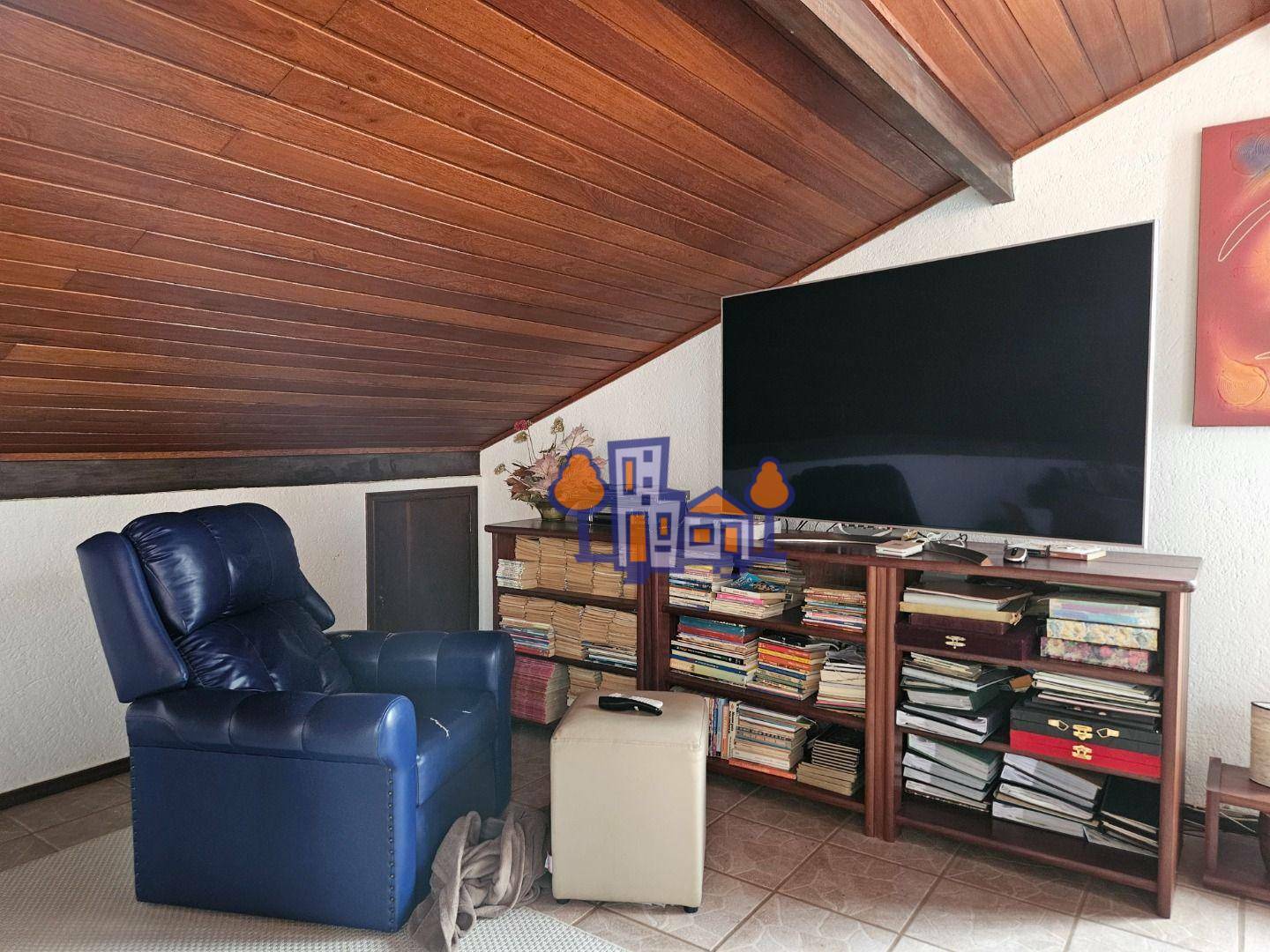 Casa à venda com 4 quartos, 300m² - Foto 32