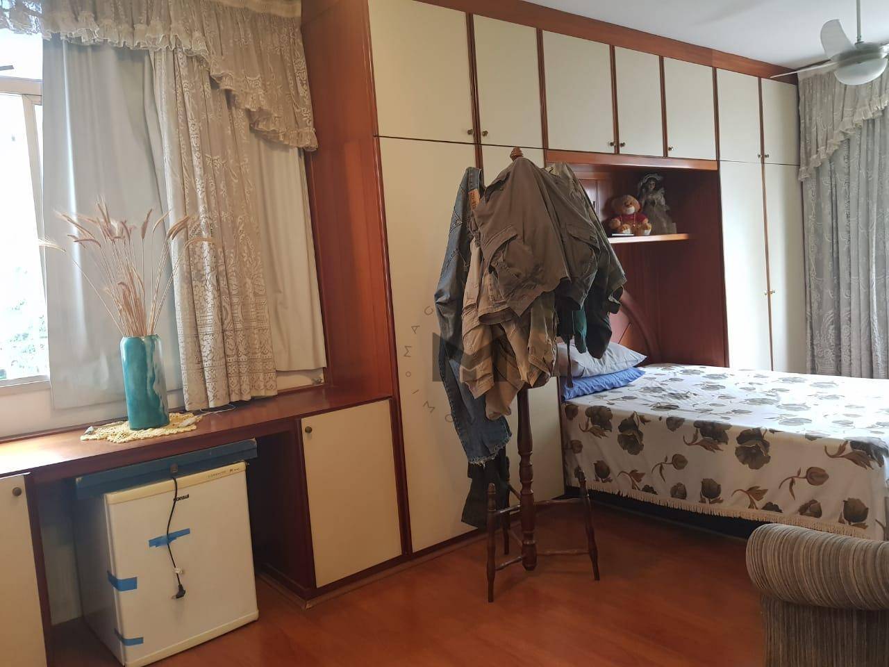 Apartamento à venda com 3 quartos, 200m² - Foto 4