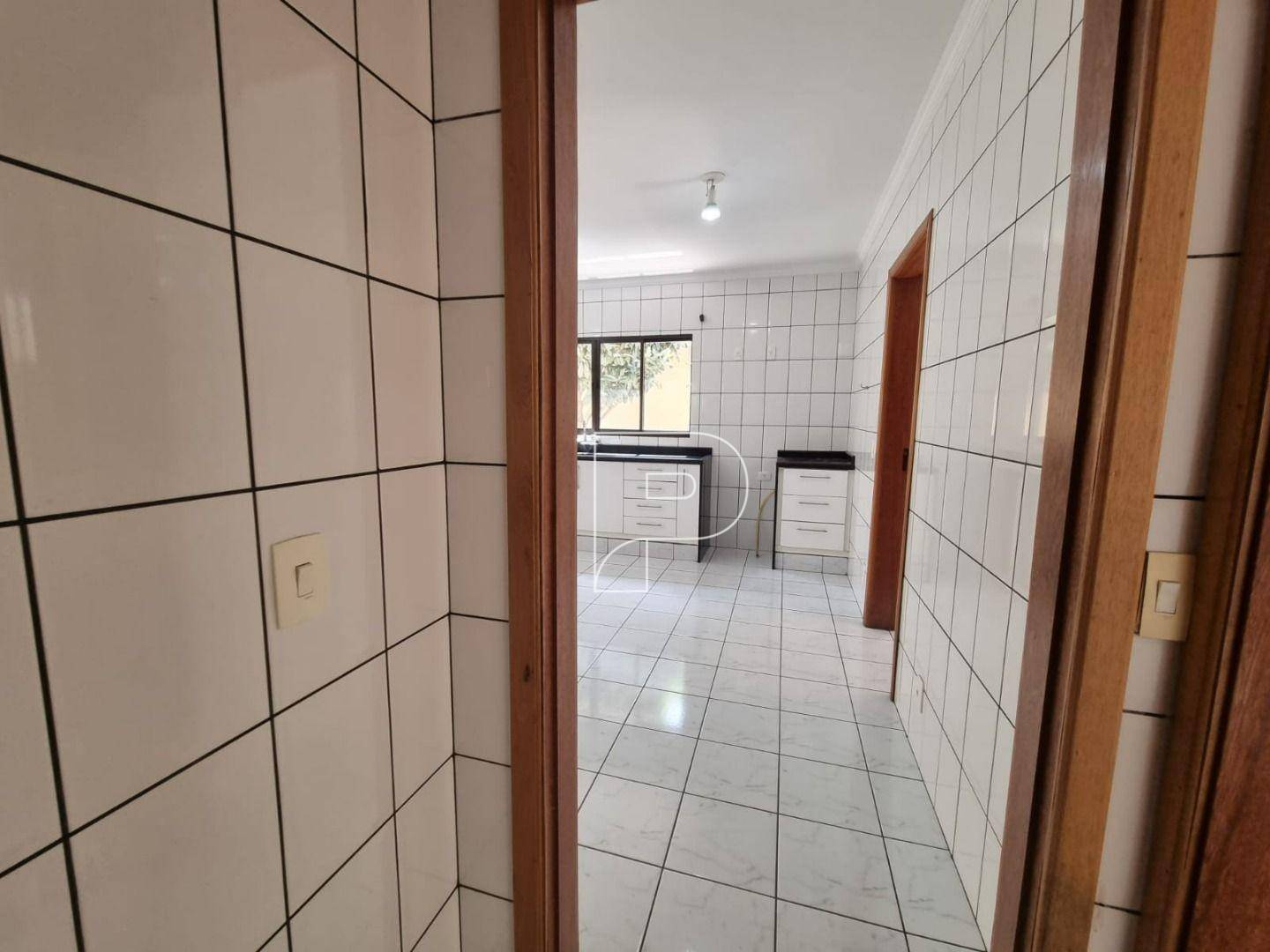 Casa para alugar com 4 quartos, 329m² - Foto 17