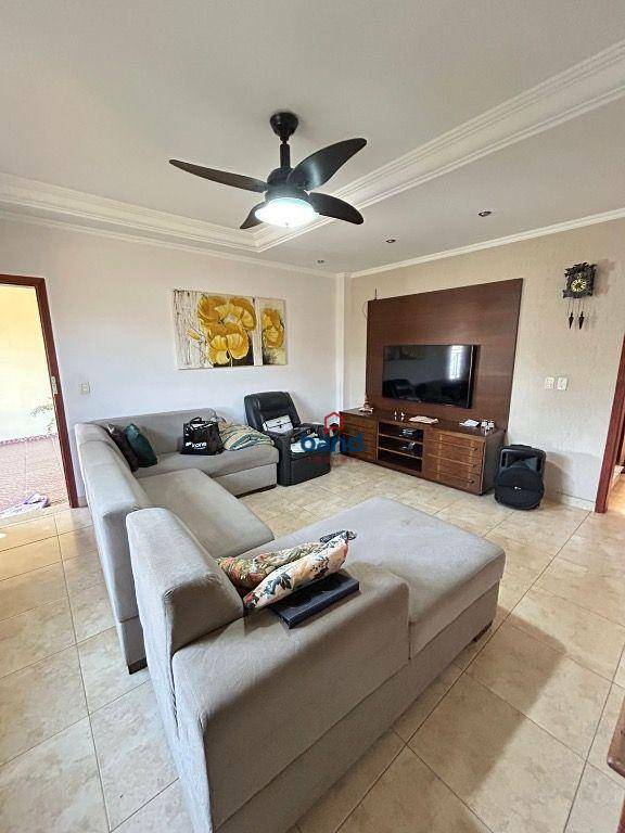 Casa à venda com 2 quartos, 133m² - Foto 3