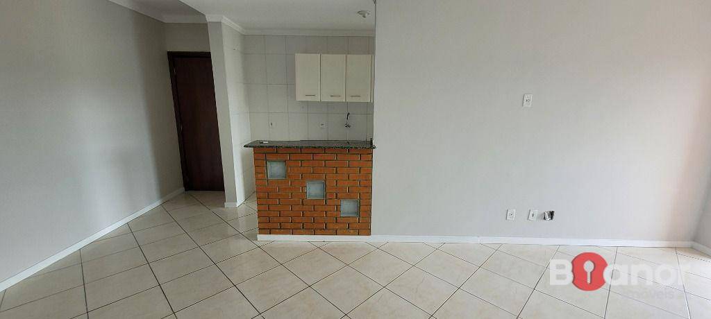 Apartamento à venda com 3 quartos, 79m² - Foto 4