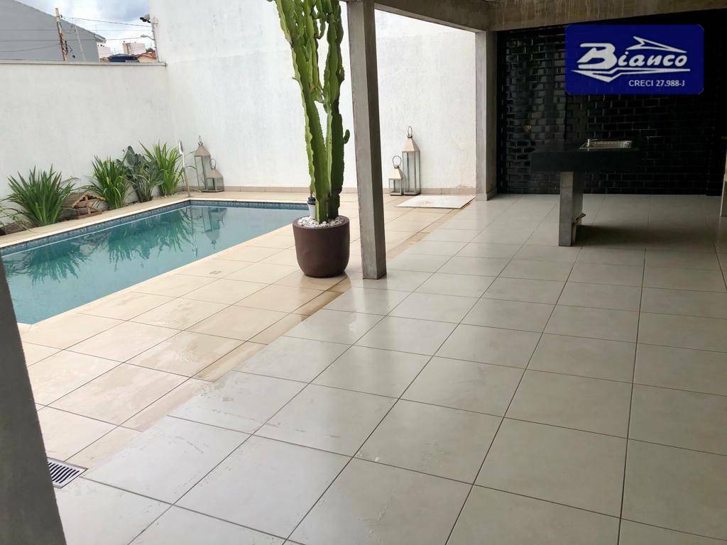 Sobrado à venda com 4 quartos, 250m² - Foto 7