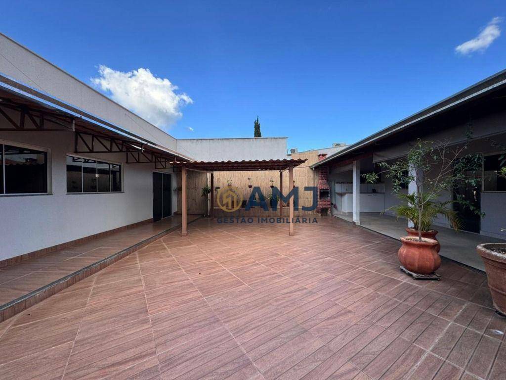 Casa para alugar com 3 quartos, 301m² - Foto 26