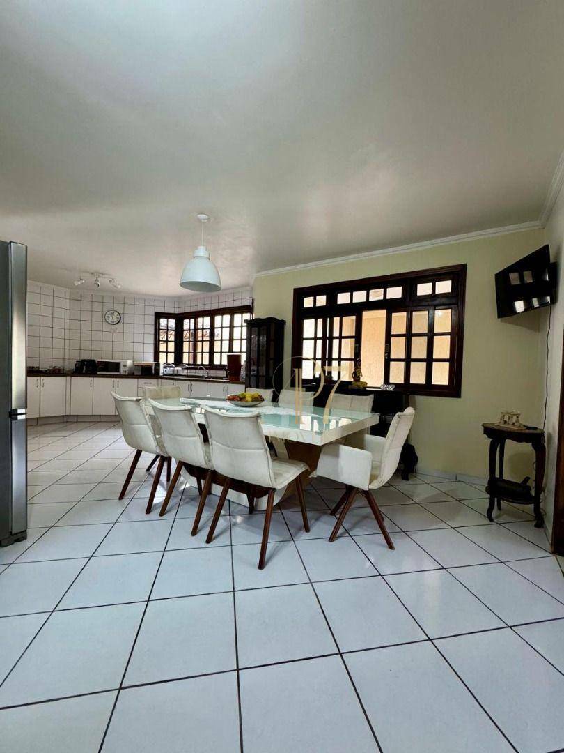 Casa de Condomínio à venda com 3 quartos, 240m² - Foto 21