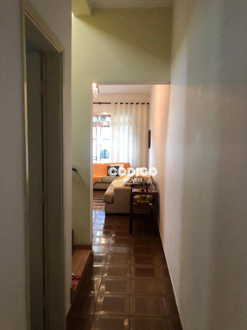 Sobrado à venda com 3 quartos, 110m² - Foto 4