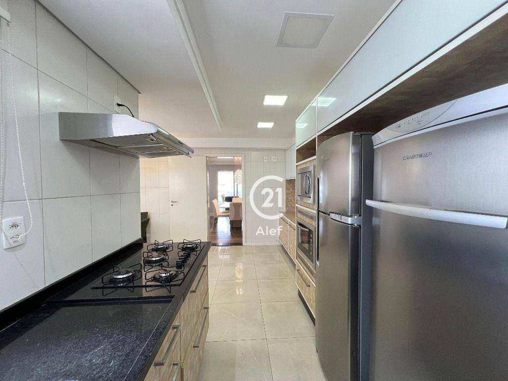 Apartamento para alugar com 4 quartos, 241m² - Foto 6