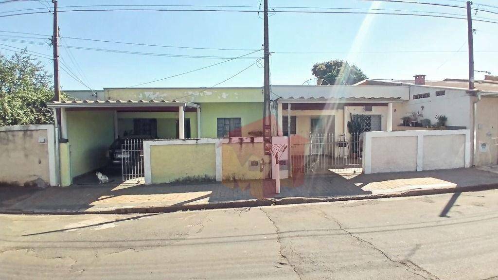 Casa à venda com 3 quartos, 108m² - Foto 1