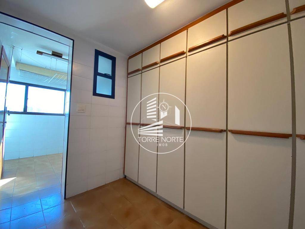 Apartamento à venda com 3 quartos, 144m² - Foto 9