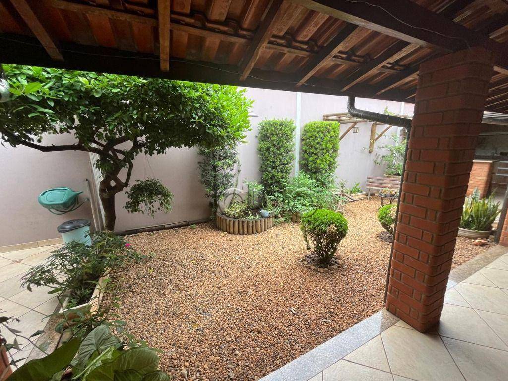 Casa à venda com 4 quartos, 199m² - Foto 12