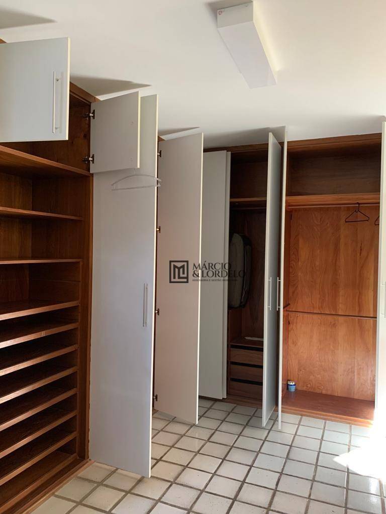 Casa à venda com 5 quartos, 433m² - Foto 2