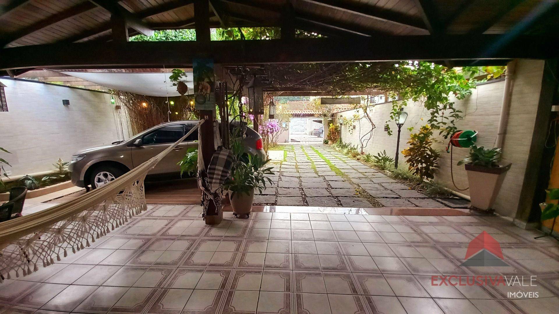 Casa à venda com 6 quartos, 356m² - Foto 15