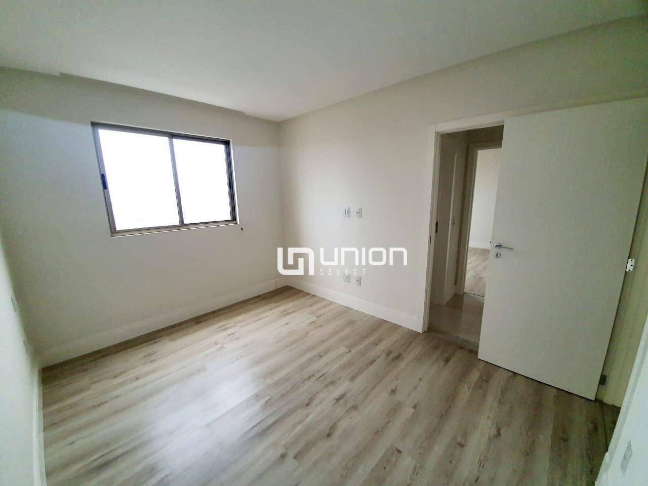 Apartamento à venda com 3 quartos, 113m² - Foto 13