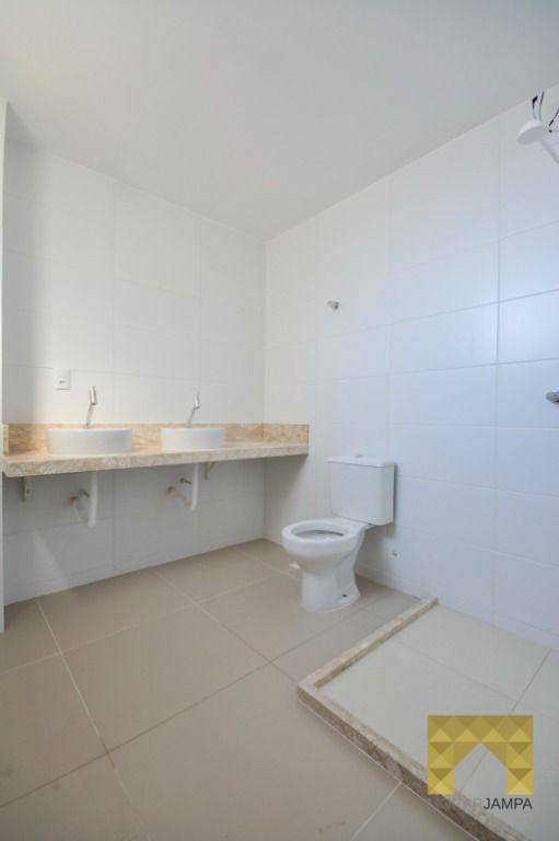 Apartamento à venda com 3 quartos, 236m² - Foto 17