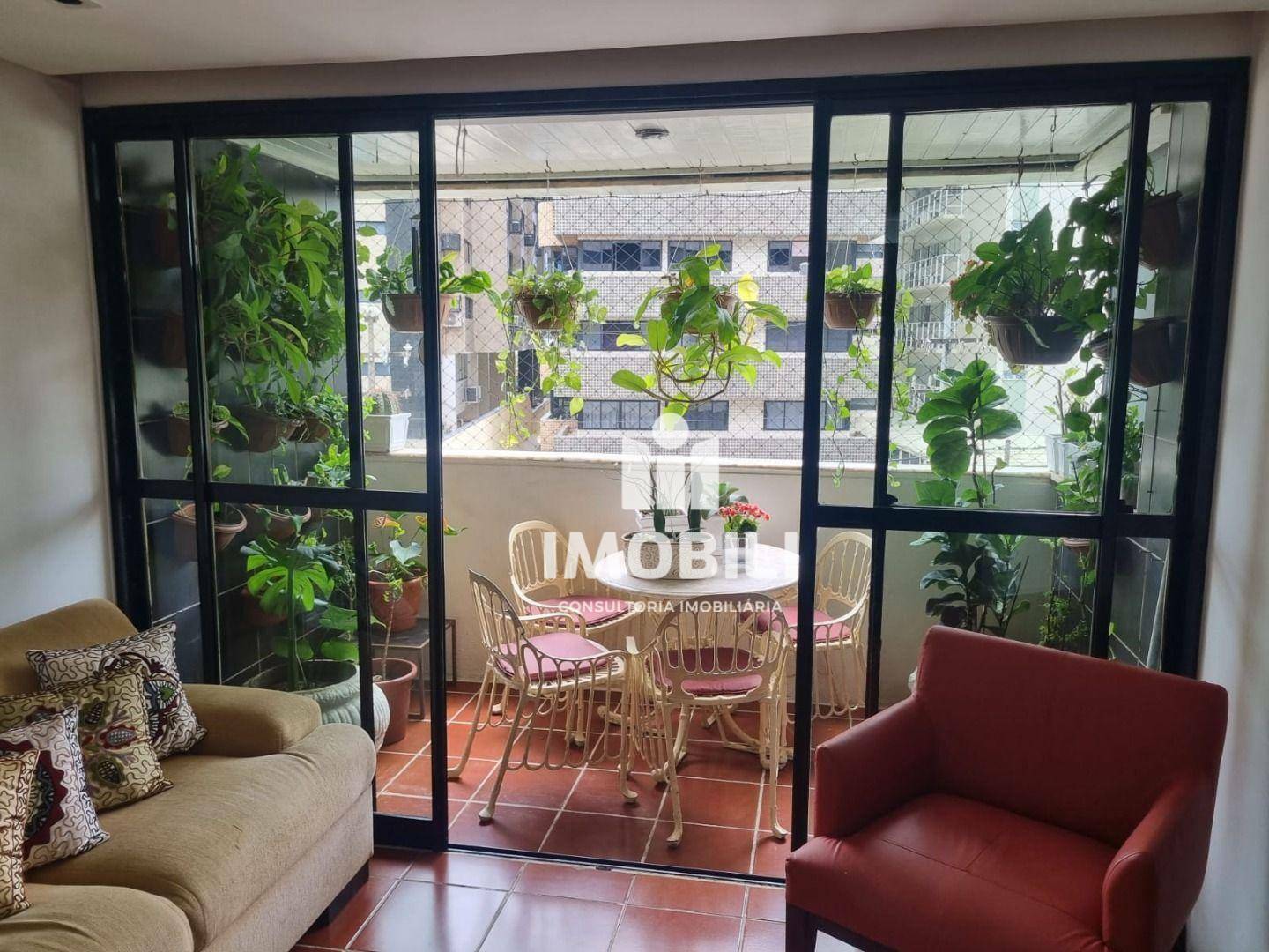 Apartamento à venda com 3 quartos, 154m² - Foto 2