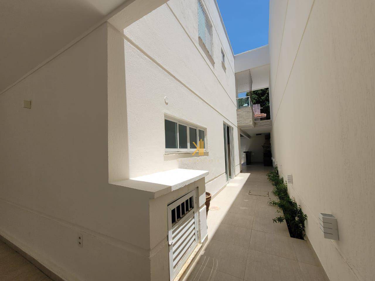 Casa à venda com 4 quartos, 200m² - Foto 3